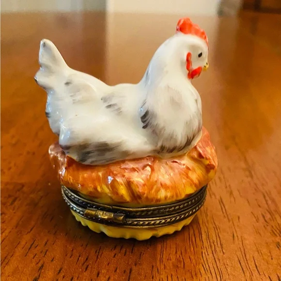 VINTAGE LIMOGES BOX ~ Chicken 🐓 & Chicks 🐣